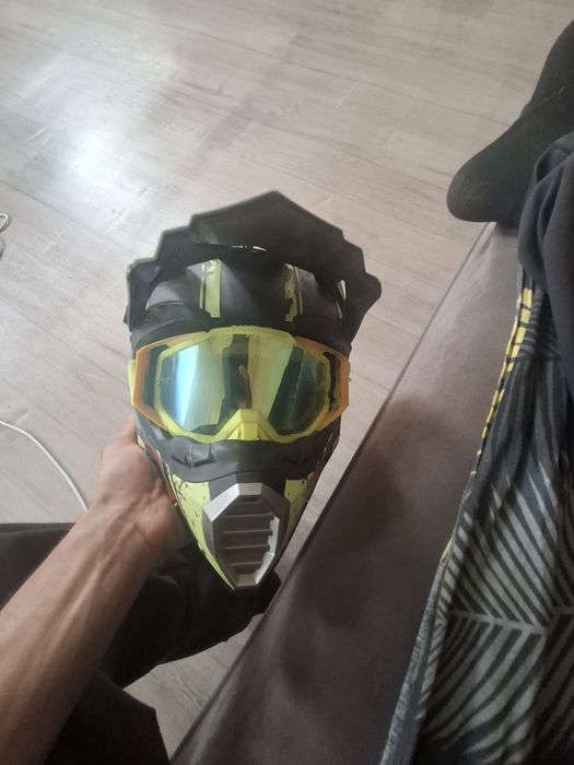 Продам кроссовый шлем