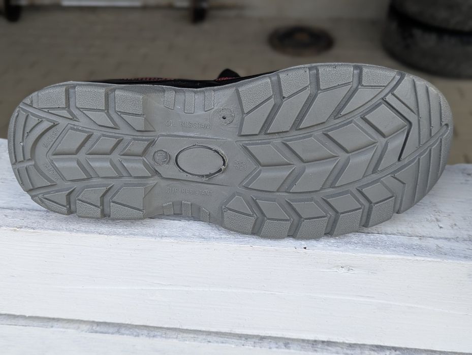 Ghete bocanci lucru 42 noi-nouti!