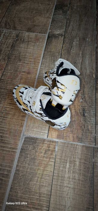 Детски бутонки в отлично състояние