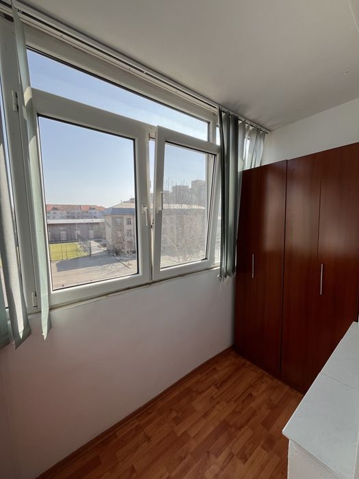 Inchiriez garsoniera conf 1 zona central