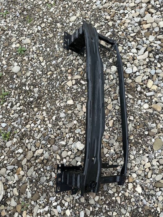 Armatură față audi a3.8y.cod:8y0807109.