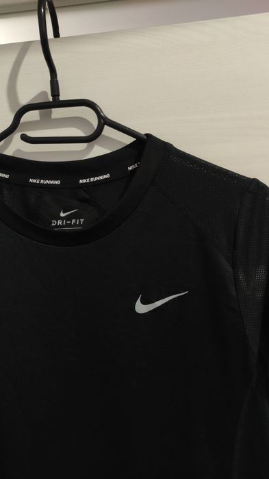 Nike M size ДАМСКА спортна фланелка