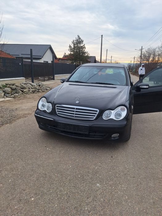 Vând   mercedes c 220d automat