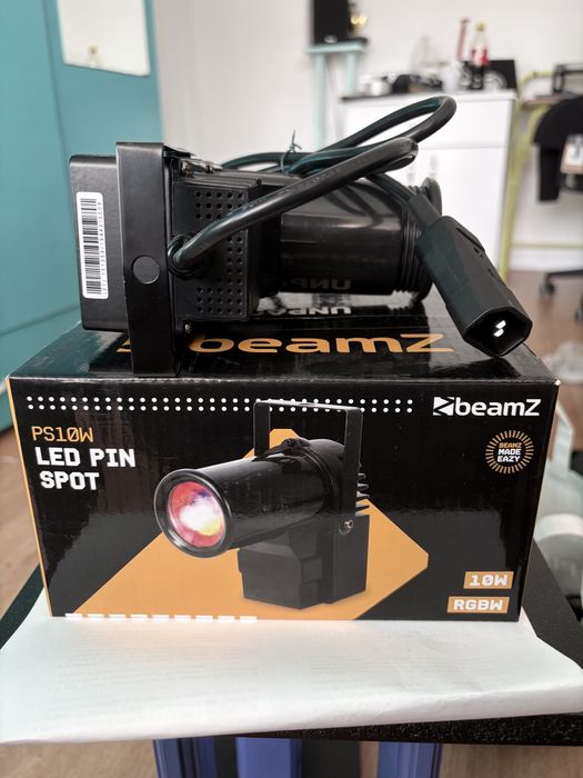 Led pin spot cu dmx 10W