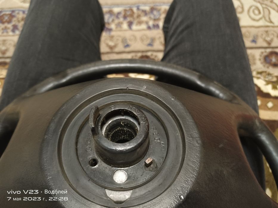 Продам руль на Ауди 80б3