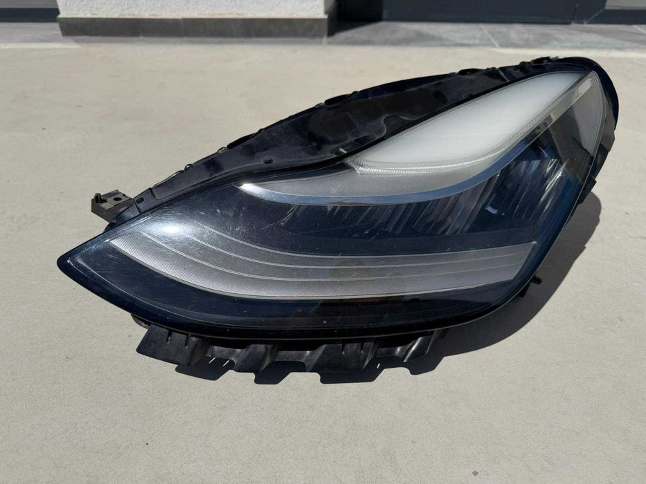 Far stanga si dreapta TESLA 3