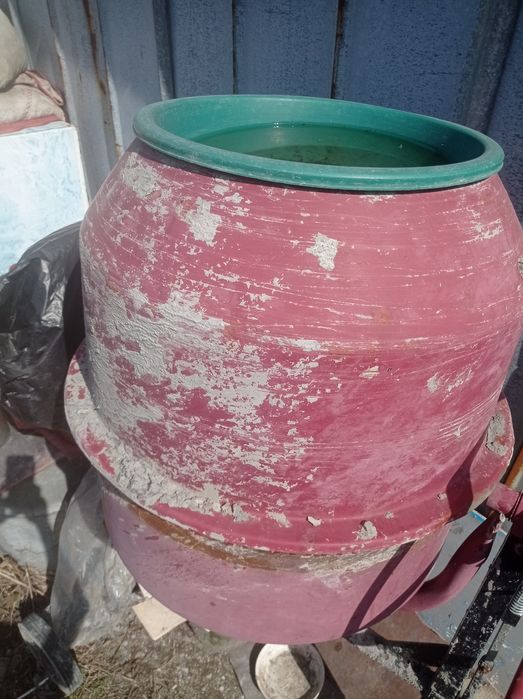 Продам бетона мешалку