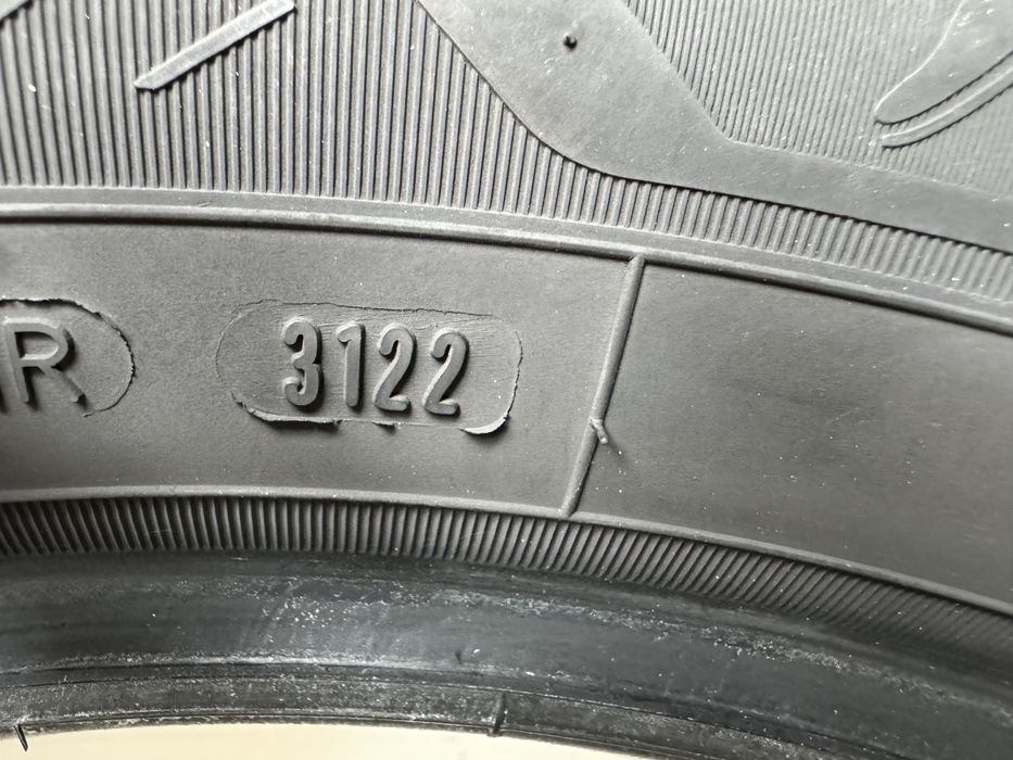 Автомобилни гуми 235 55 18 Goodyear