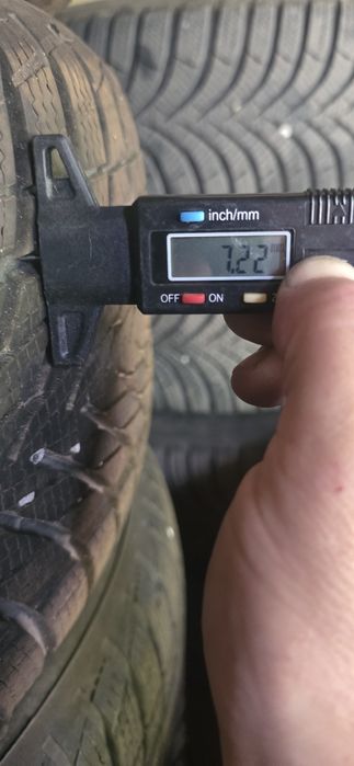 245/45/18 Goodyear зимни