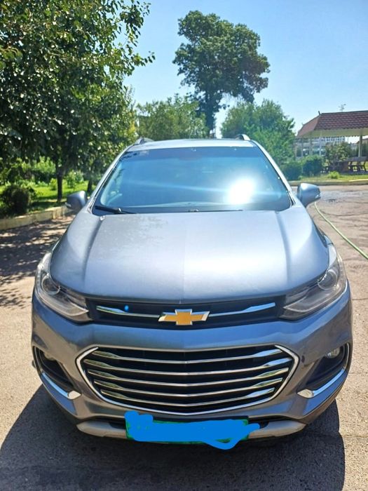 Продаю свою машину tracker 1