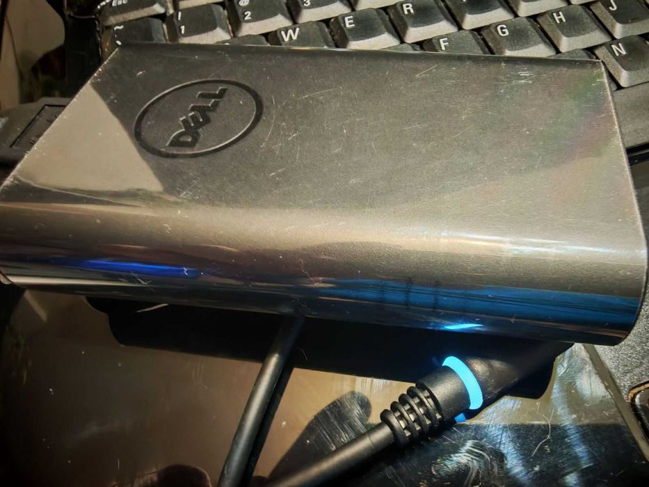 Лаптоп DELL Inspiron 1545 в добро техническо състояние.