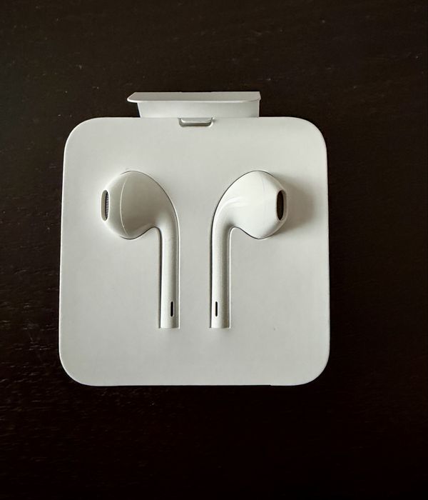 iPhone 12 mini, 64 gb, cu husa si airpods cu fir (noi)