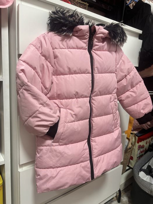 Продам зимнюю куртку для девочки