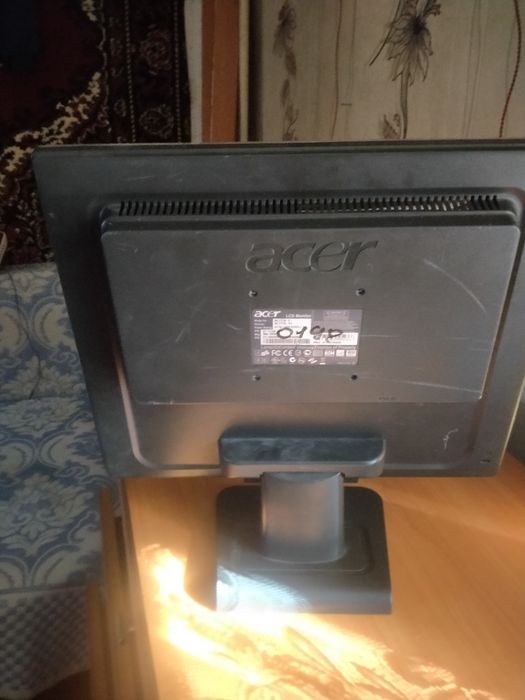 Монитор Acer 17 диагональ
