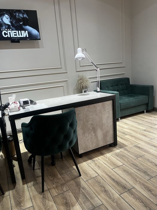 Продам стол для маникюра