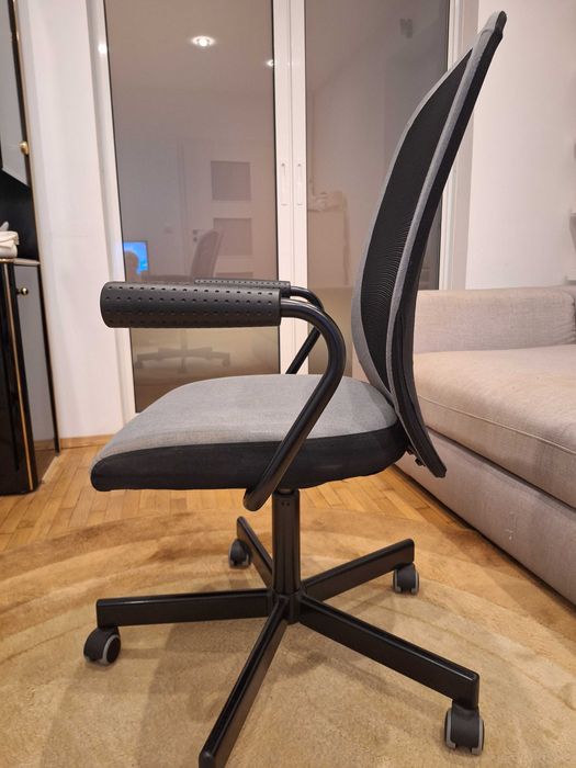 Офис стол с подлакътници