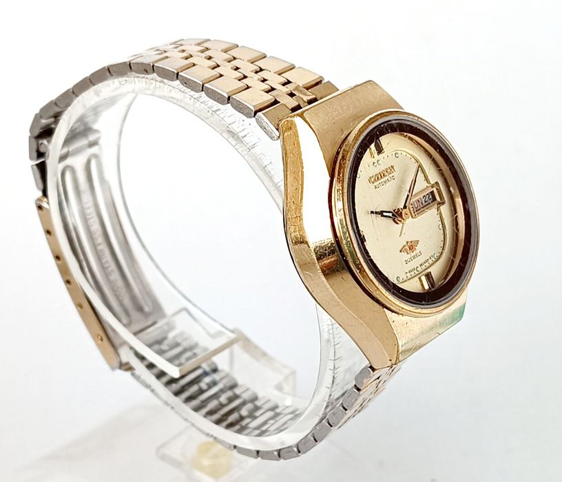 CITIZEN automatic -оригинален дамски часовник с възможност и за ръчно навиване, работещ