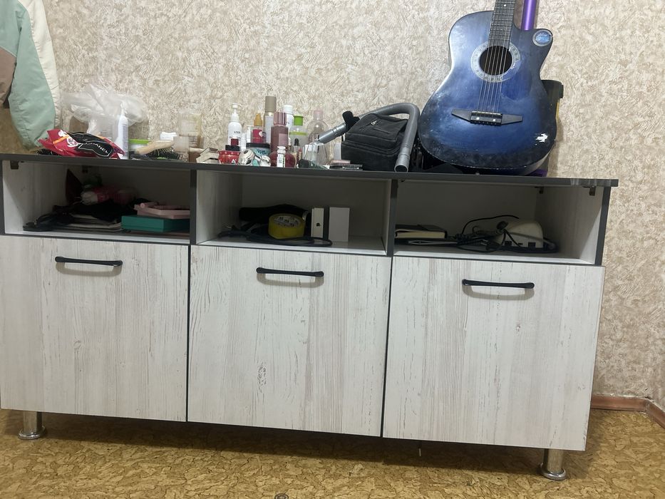 Шкаф, компьютерный столик, стол