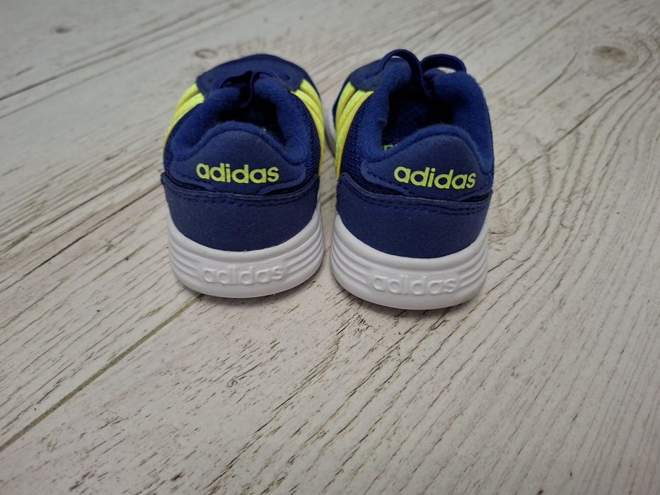 Adidas-Ориг. Детски маратонки Нови!!!