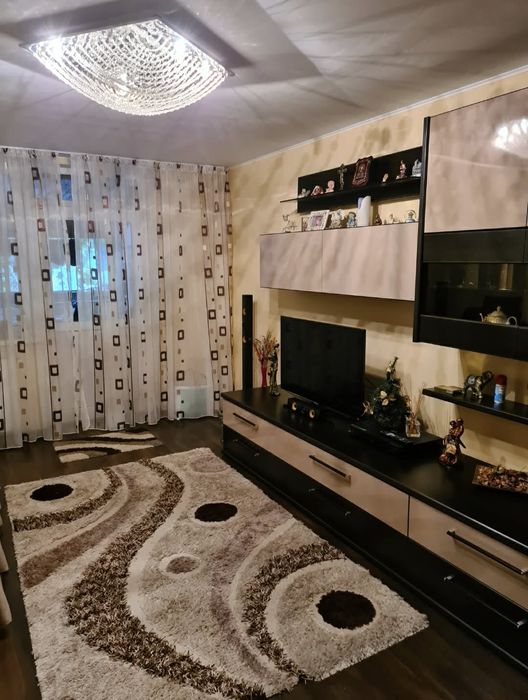 Apartament 3 camere decomandat.