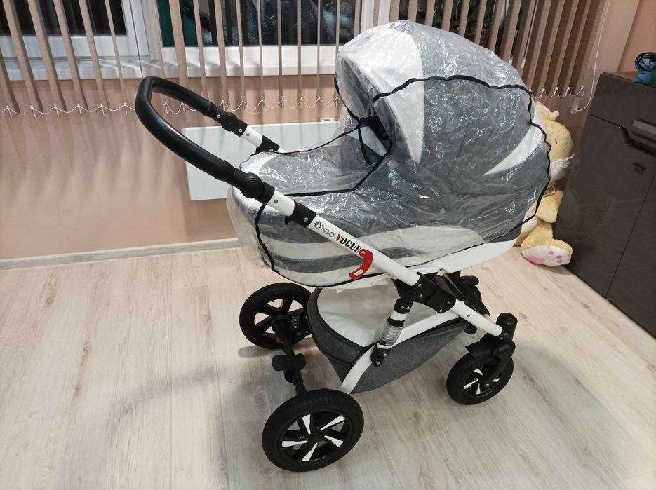 Продавам детска количка