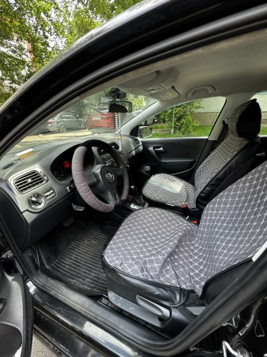 Продам машину Volkswagen polo 2014