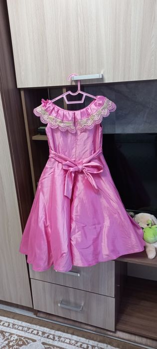 Продам платье на девочку пышное за 2000 тг