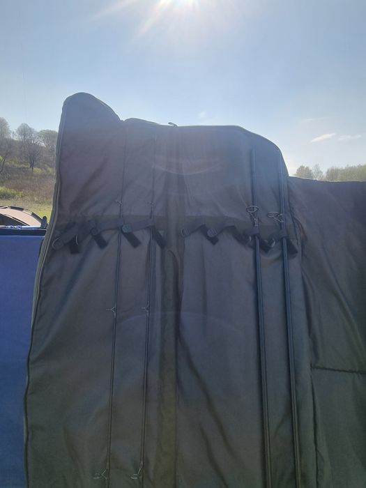 Vând husa Lansete Mivardi New Dynasty, 4 Lansete + 4 Mulinete, 210cm