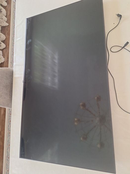 Продам smart TV LED LCD телевизор (4K UHD).