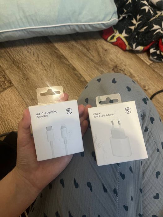 зарядка на iphone новая