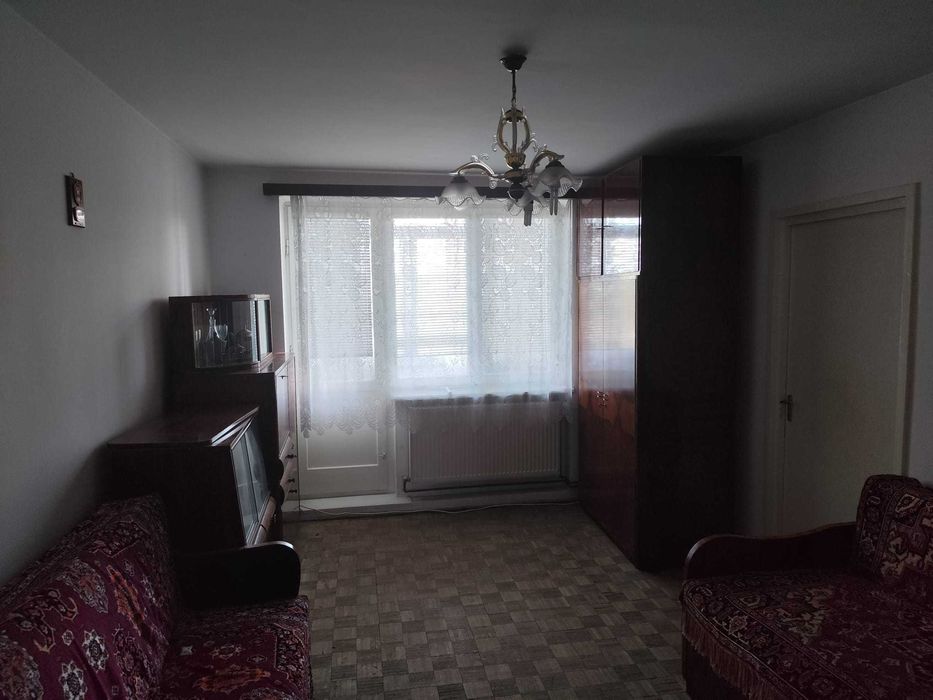 vând apartament 2 camere