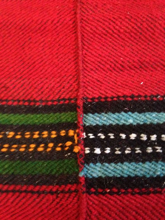 Предлагам пътеки, килим и "Албена", изтъкани от домашна вълнена прежда