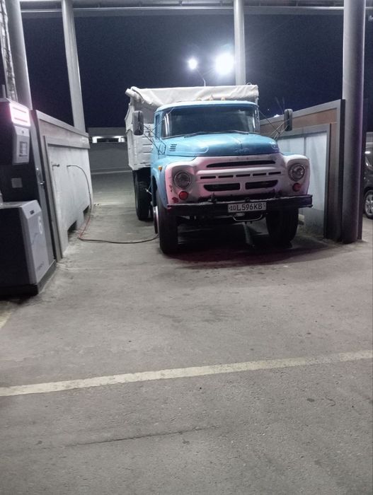 Zil samosval sotiladi