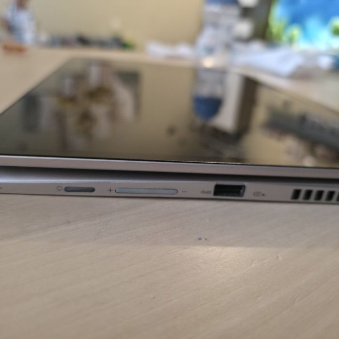 Asus Zenbook Flip 14 UX461U