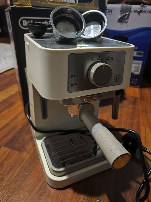 Aparat de cafea Espressor DeLonghi