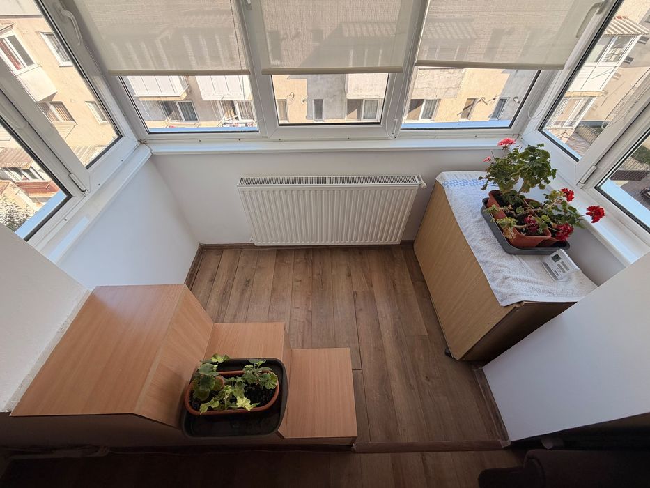 Vand apartament cu doua camere
