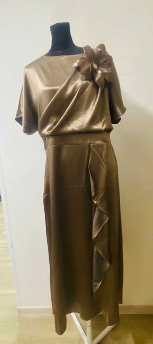 Продам женские платья