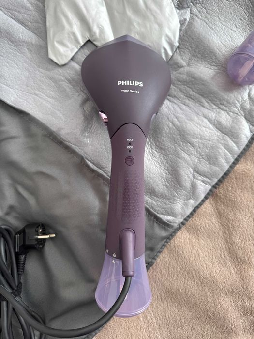 Уред за гладене с пара Philips STH7050/30, Виолетов