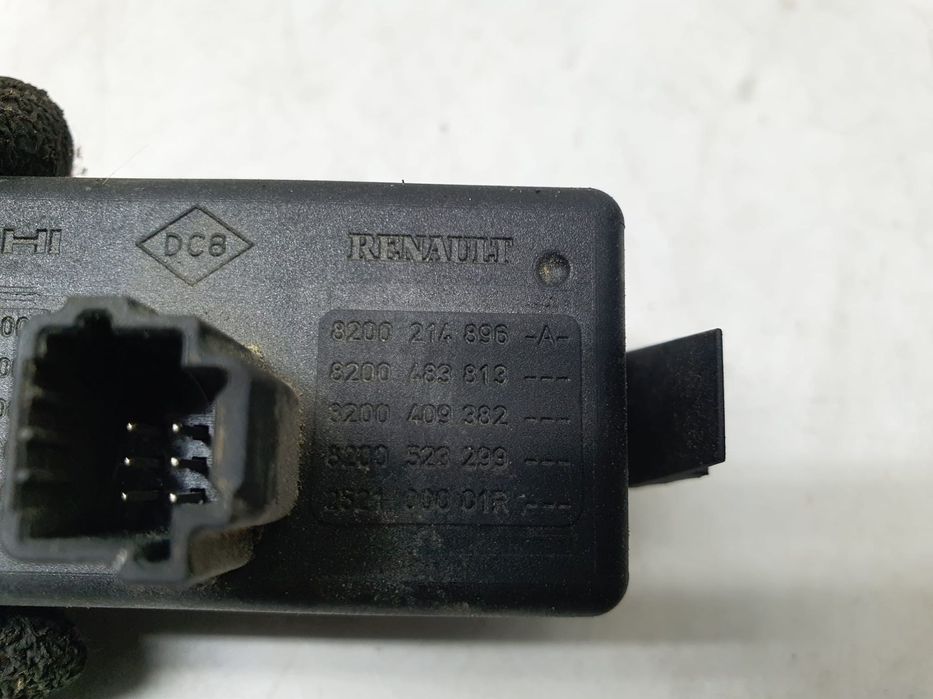 Buton avarie 8200214896a Renault Megane 3  [din 2008 pana  2014]