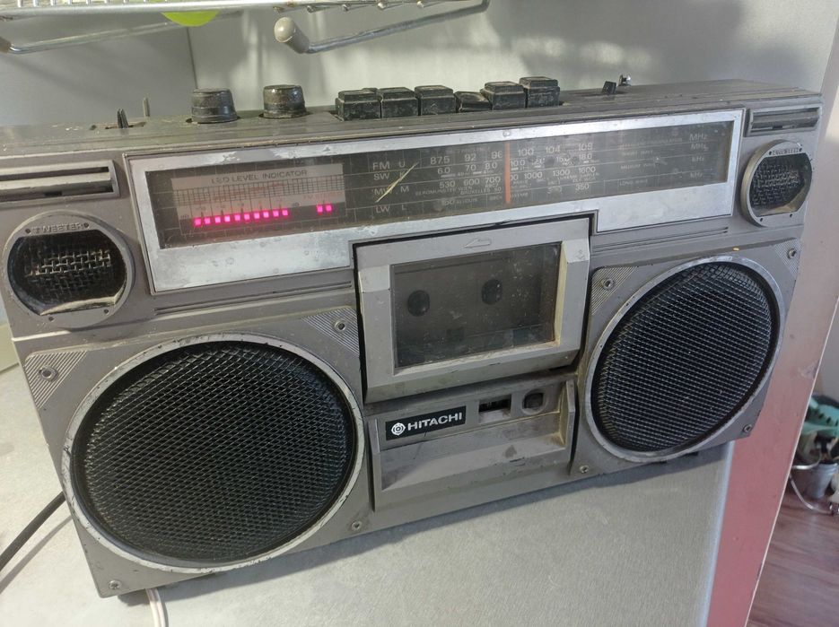 Продавам Ретро Радио Касетофони Hitachi Хитачи от 80те 2бр