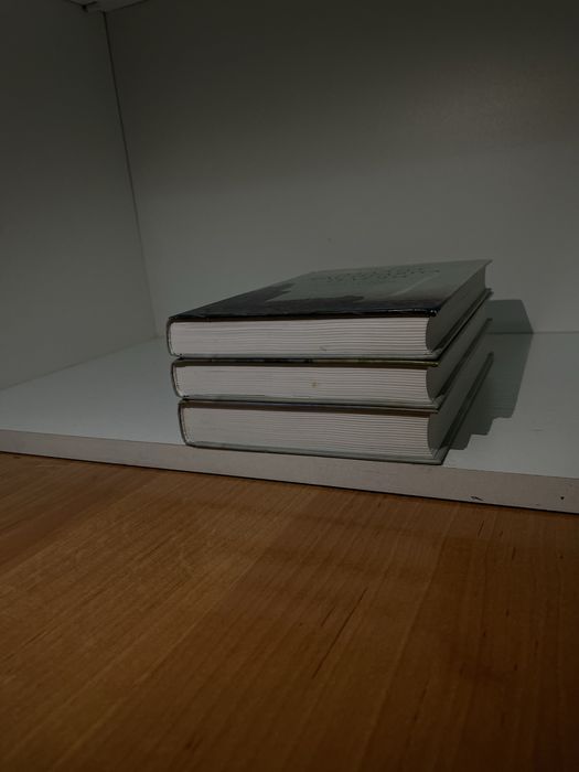 "Атлант расправил плечи" АЙН РЭНД. Продаётся трилогия.