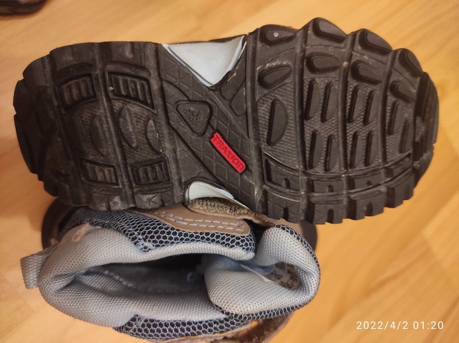 Продам детскую обувь.