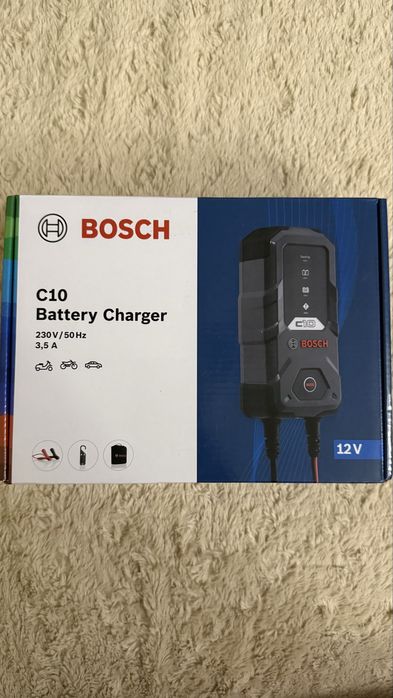 Incarcator baterie auto Bosch C10 ,12V 3.5 Ah nou sigilat