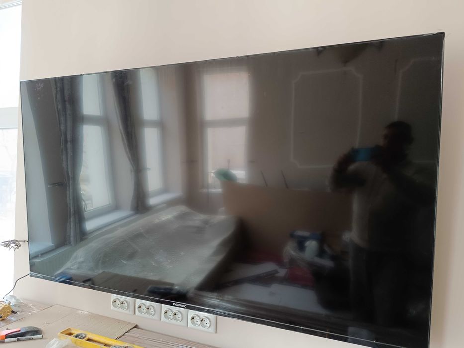 Телевизор 70 инча