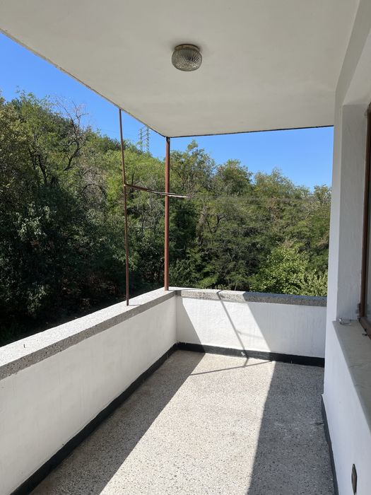 Многостаен с гараж и паркомясто