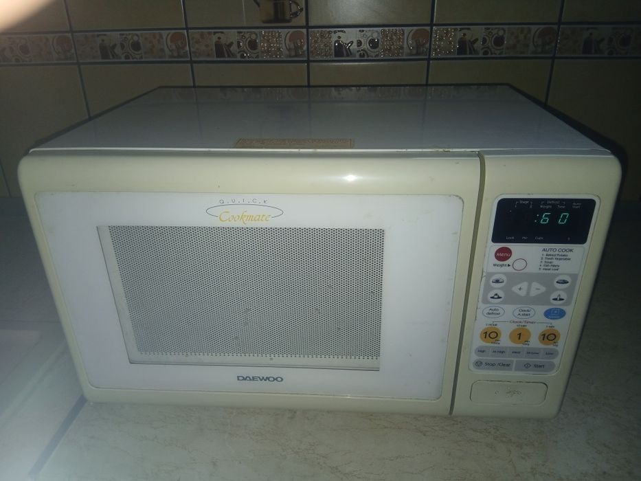 Cuptor cu microunde Daewoo KOR-610P