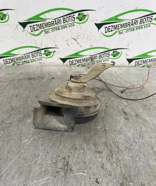 Claxon Ford Focus 2001 1.6 MT (101 hp)