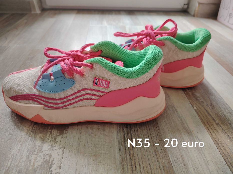 Обувки за момичета