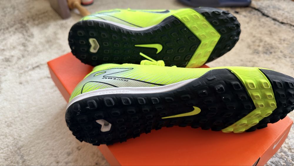 Стоножки  Nike Zoom Mercurial Superfly Academy