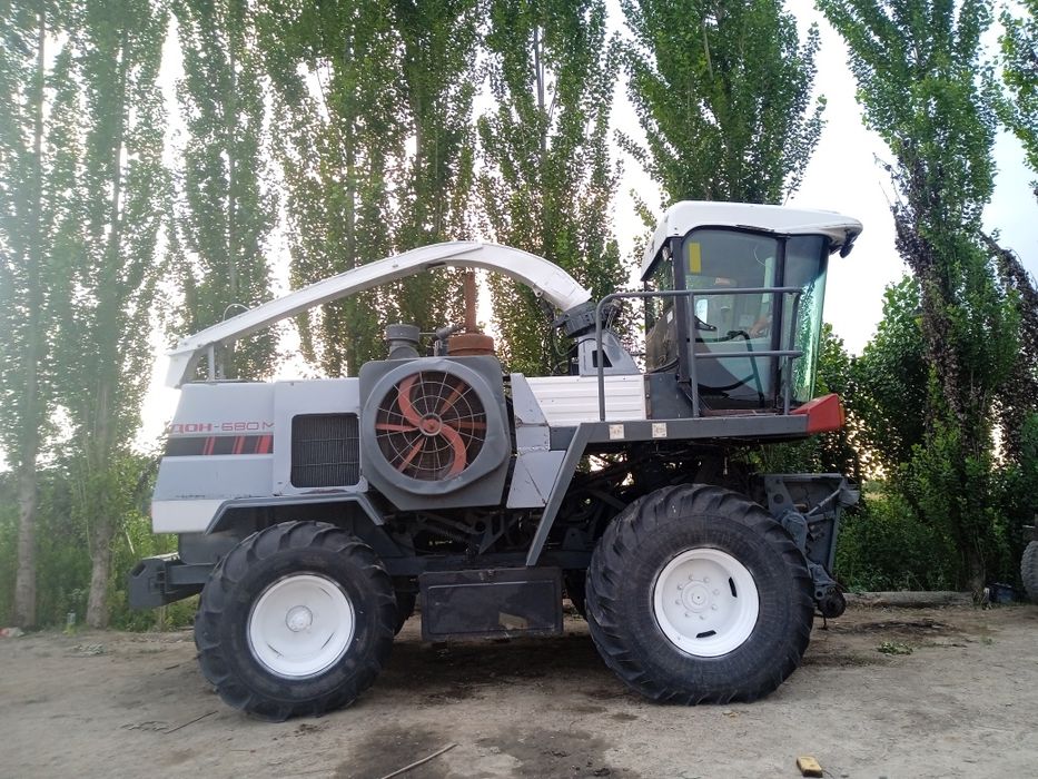 Слёс маккажухори урадиган комбайн Дон сотилади, холати аьло